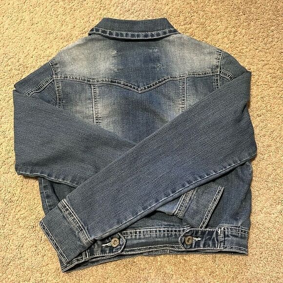 MAURICES JUNIORS SIZE X- SMALL DISTRESSED JEAN JACKET - Picture 2 of 4